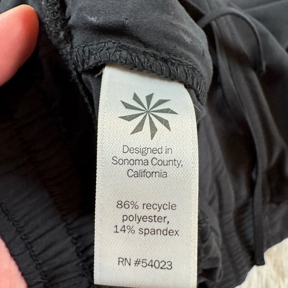 Athleta La Viva Capri Cropped Jogger - Black - Size 2 - Picture 4 of 6